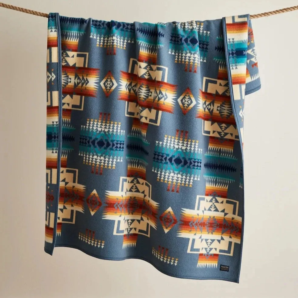 Pendletons Premium Chief Joseph Design Blanket Robe